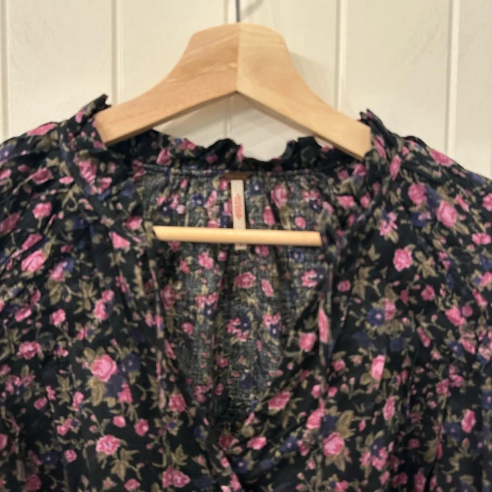 Free People Meant to Be Blouse Black Pink Floral Print Size Medium - Picture 6 of 11